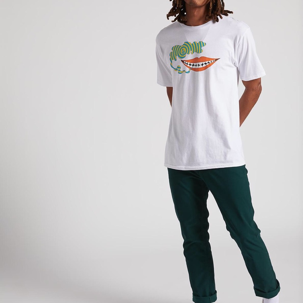 Smirly face Volcom tee